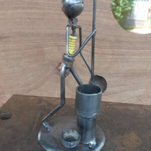 Petite Sculpture de décoration "Pileuse"